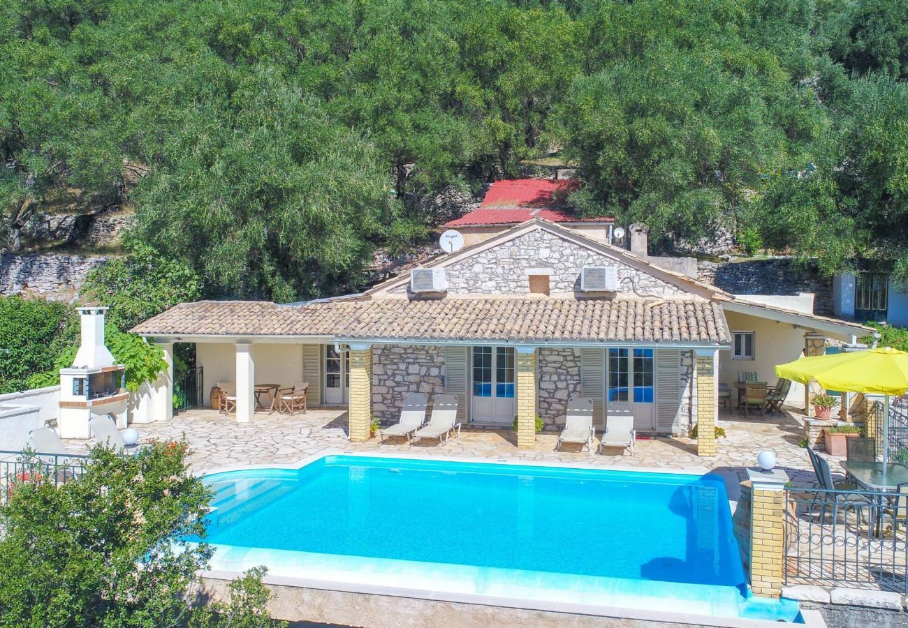 Villa Nisaki | Een vrijstaande villa met privé zwembad en zeezicht op Corfu, Griekenland