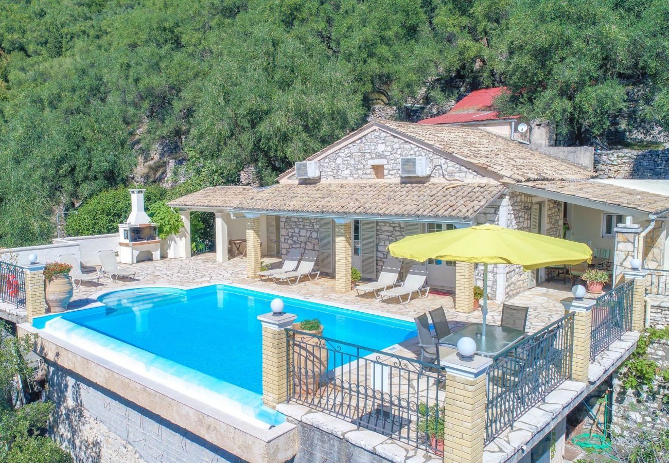 Villa Nisaki | Een vrijstaande villa met privé zwembad en zeezicht op Corfu, Griekenland