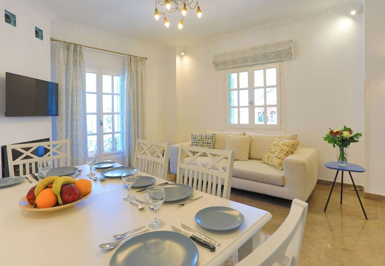 Appartement Anatolia | Een knus appartement met balkon en zeezicht op Corfu, Griekenland