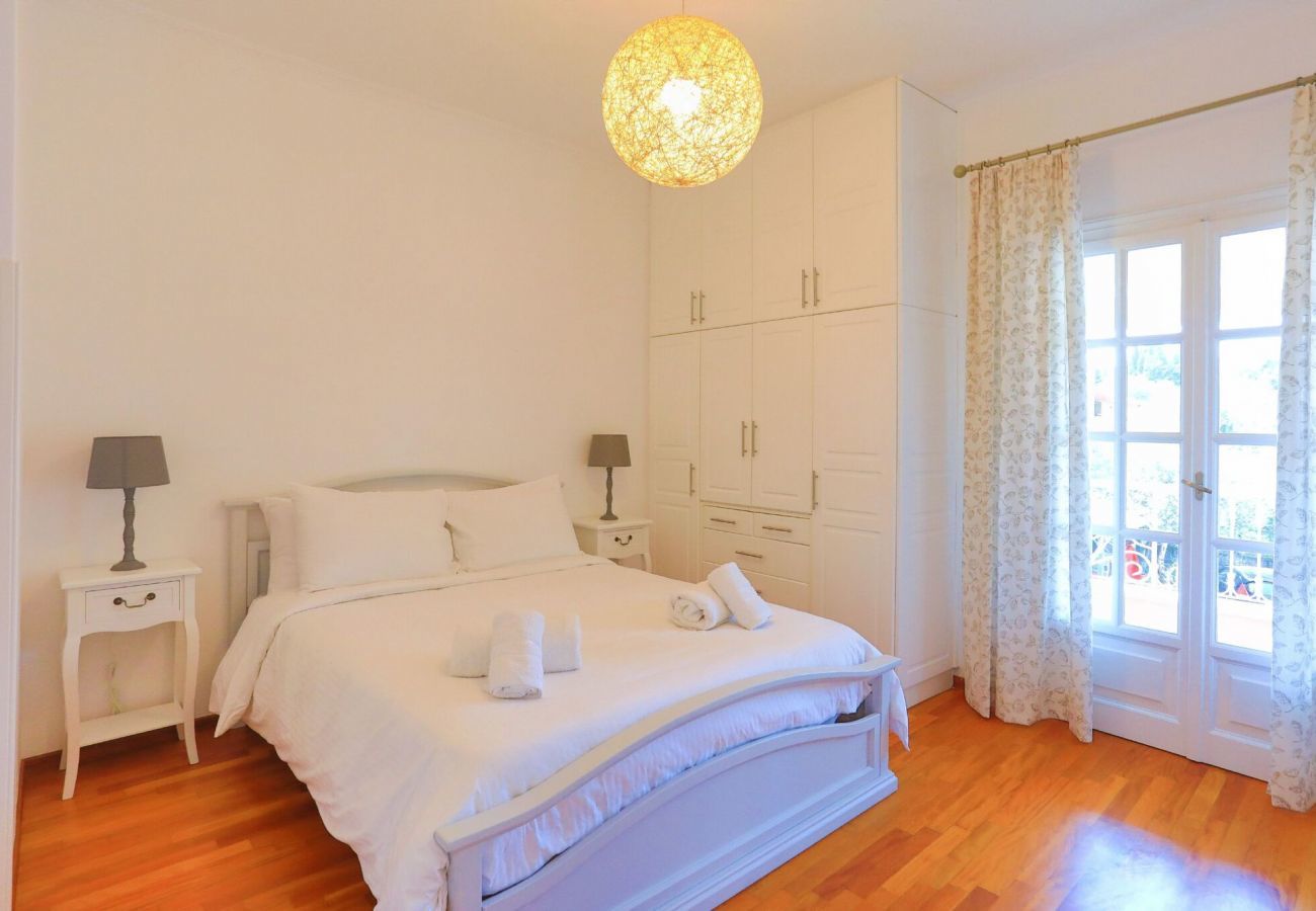 Appartement Anatolia | Een knus appartement met balkon en zeezicht op Corfu, Griekenland