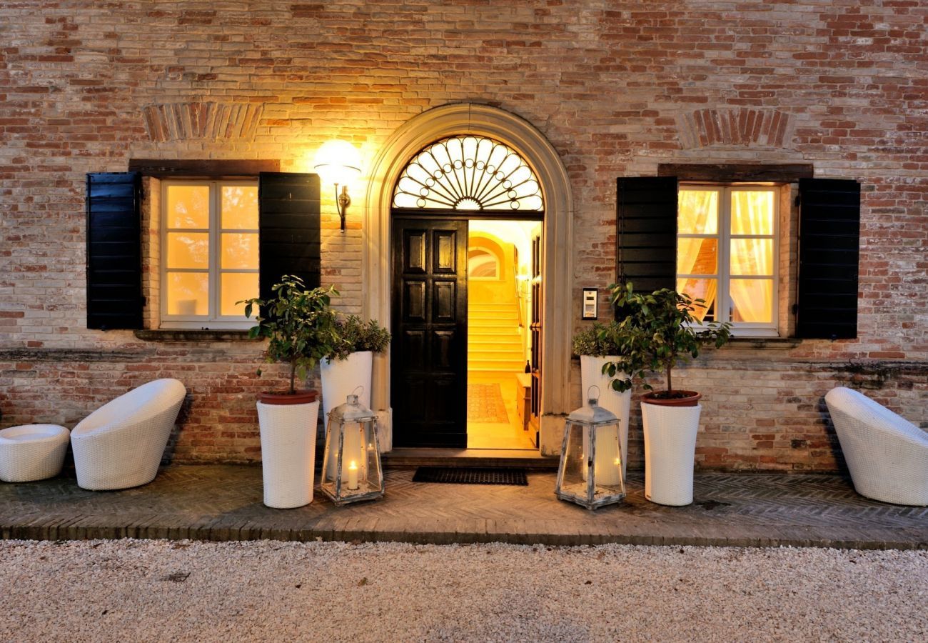 Villa Storica is een luxe droomvilla met privezwembad en wijngaard in Le Marche, Italië
