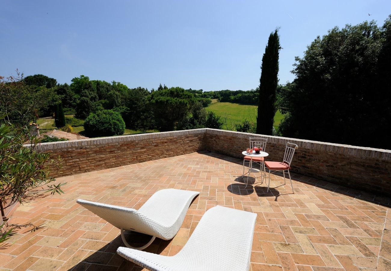 Villa Storica is een luxe droomvilla met privezwembad en wijngaard in Le Marche, Italië