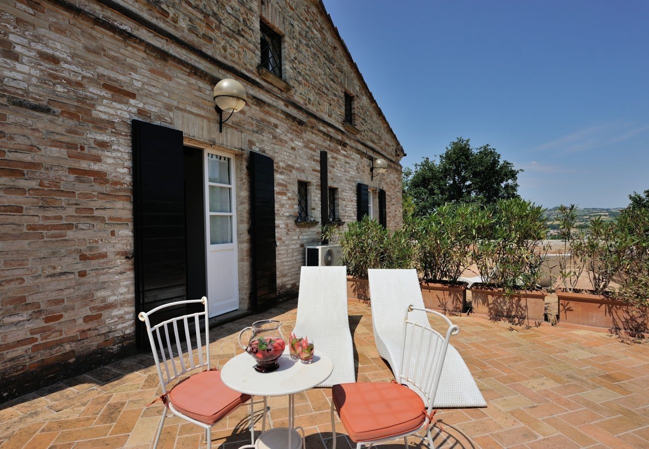 Villa Storica is een luxe droomvilla met privezwembad en wijngaard in Le Marche, Italië
