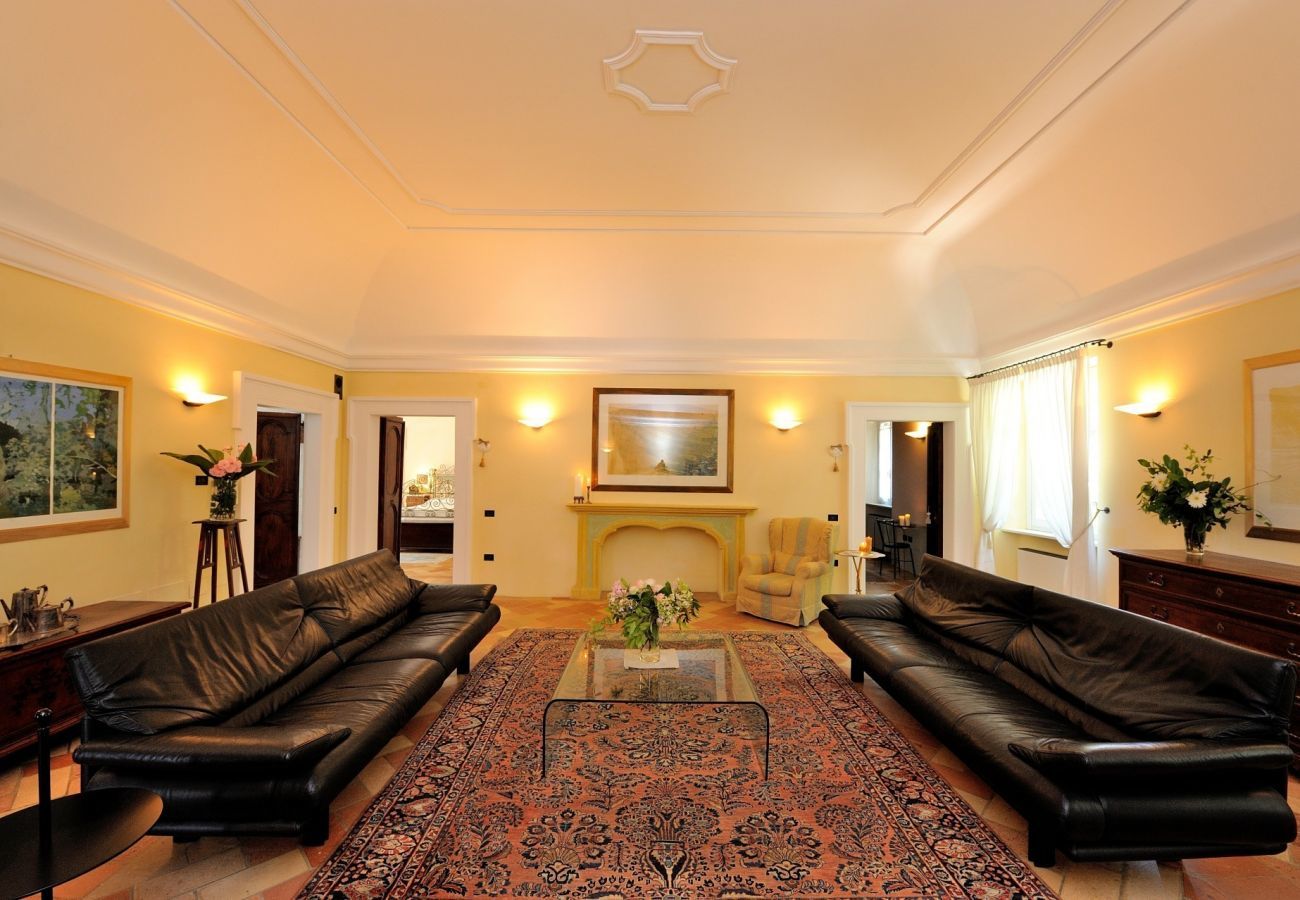 Villa Storica is a luxurious dreamvilla with private pool and vineyard in Le Marche, Italy