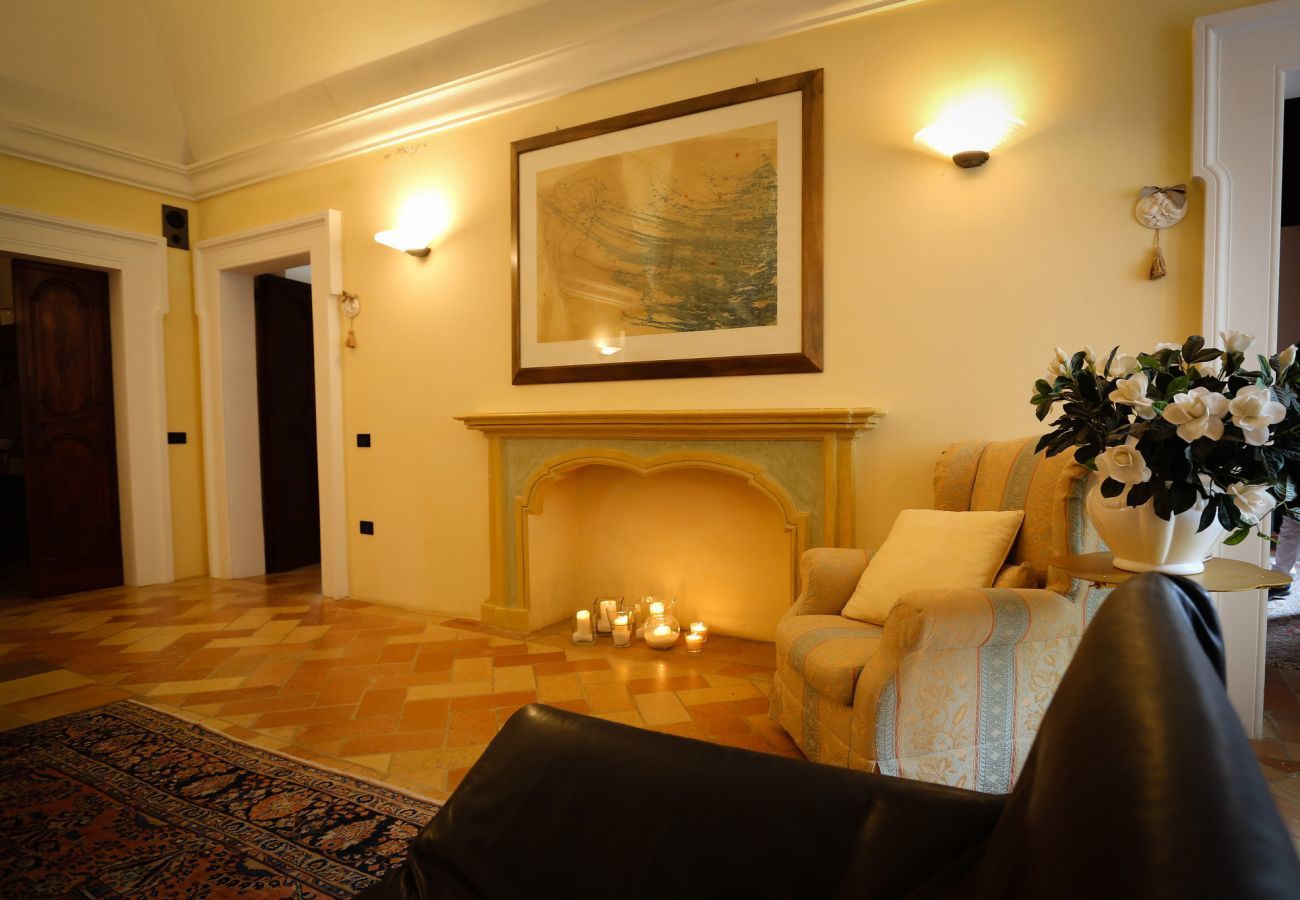 Villa Storica is een luxe droomvilla met privezwembad en wijngaard in Le Marche, Italië