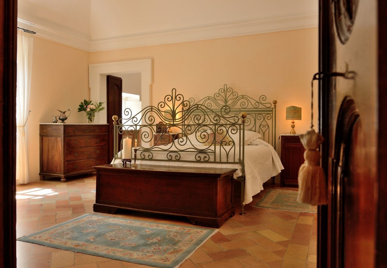 Villa Storica is een luxe droomvilla met privezwembad en wijngaard in Le Marche, Italië
