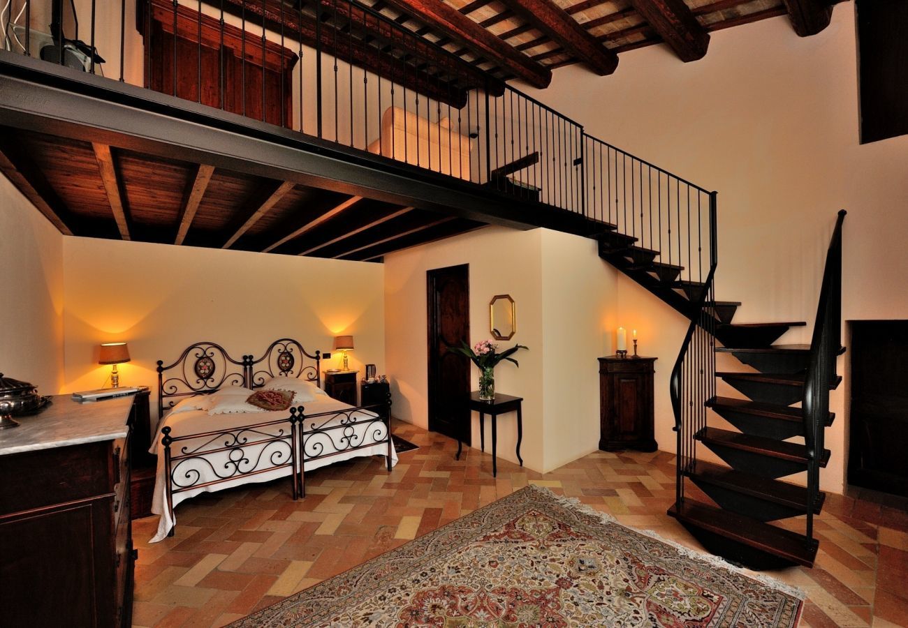 Villa Storica is een luxe droomvilla met privezwembad en wijngaard in Le Marche, Italië
