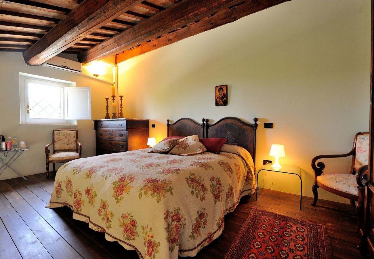 Villa Storica is een luxe droomvilla met privezwembad en wijngaard in Le Marche, Italië