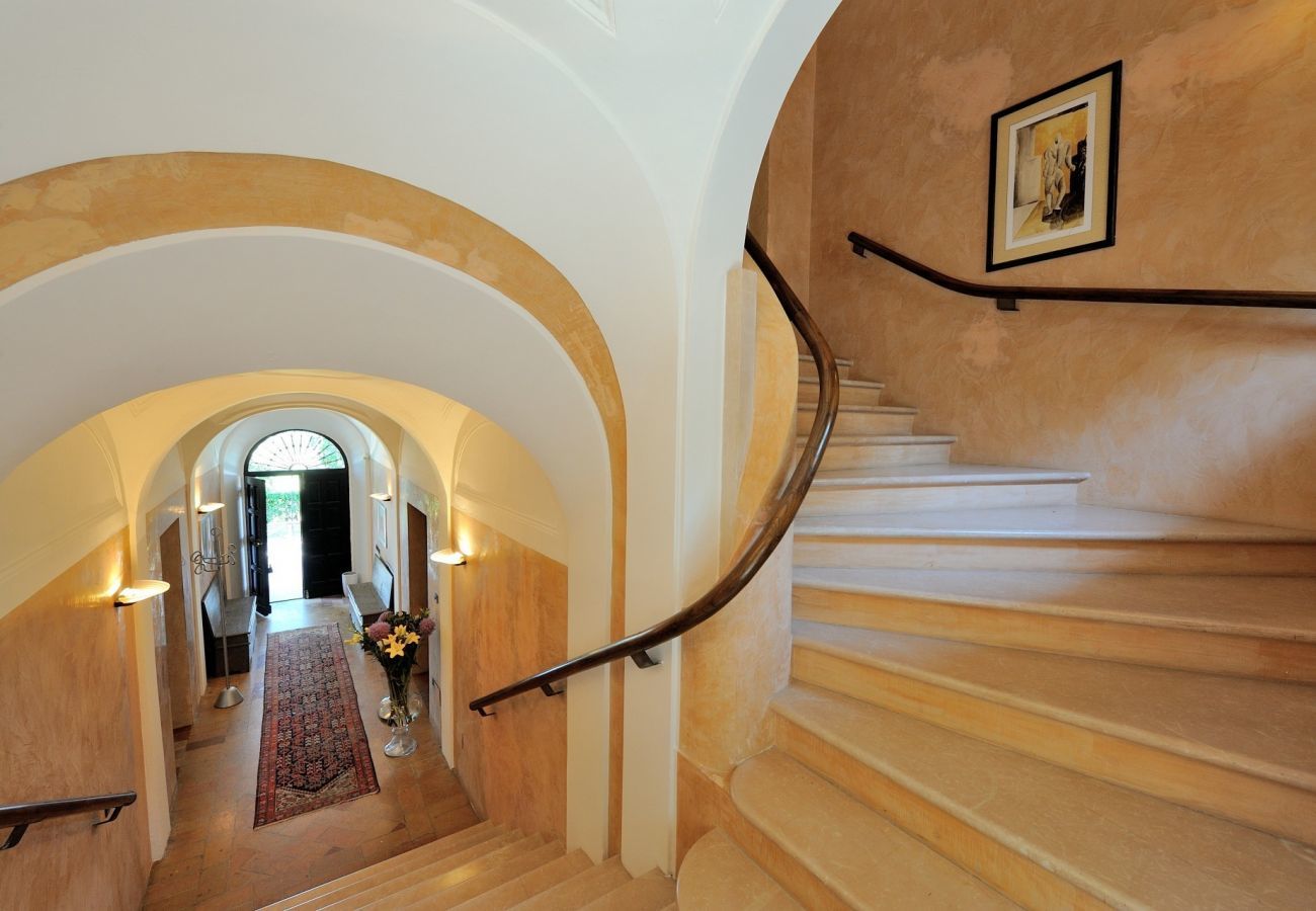 Villa Storica is een luxe droomvilla met privezwembad en wijngaard in Le Marche, Italië
