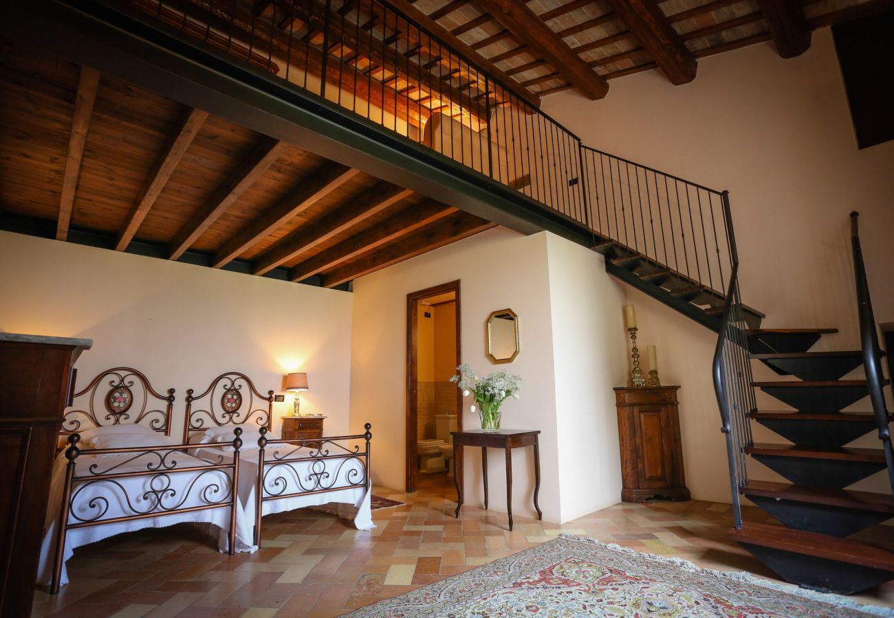 Villa Storica is een luxe droomvilla met privezwembad en wijngaard in Le Marche, Italië