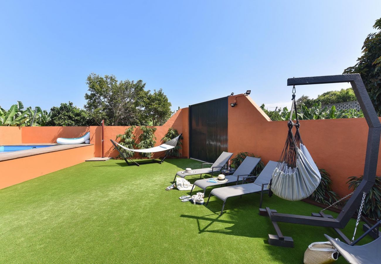Finca del Norte is een ruim en modern vakantiehuis met verwarmd privé zwembad in Arucas, Gran Canaria