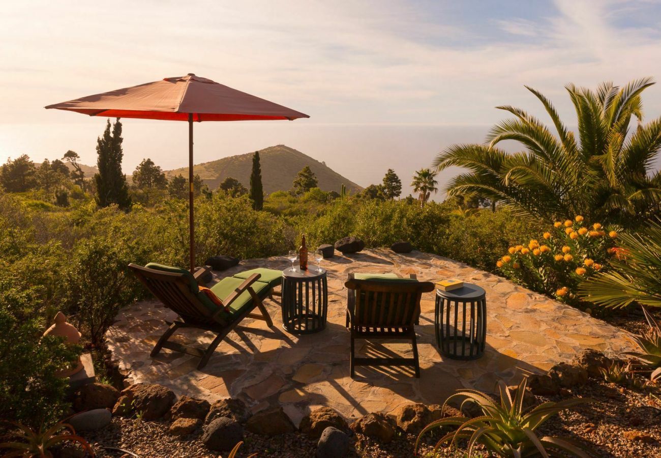 Pavilion Miramar is een paradijselijke villa voor twee met zeezicht en veel privacy in Puntagorda, La Palma