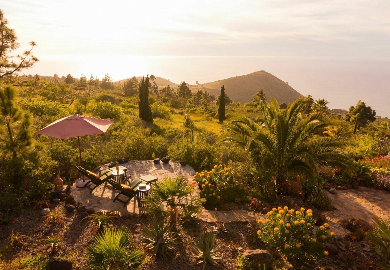 Pavilion Miramar is een paradijselijke villa voor twee met zeezicht en veel privacy in Puntagorda, La Palma