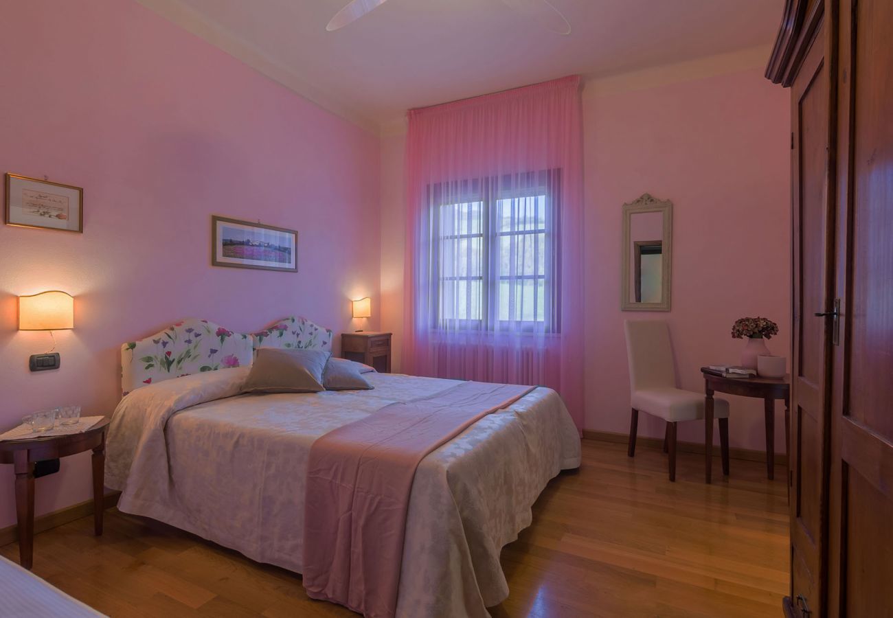 Villa Donna, royale villa met privé zwembad en geweldig uitzicht over het landschap van Le Marche, Urbania