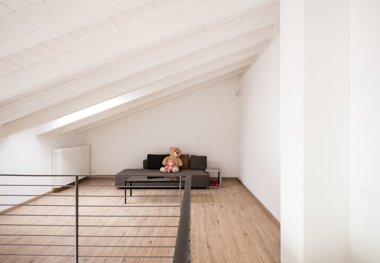 Casa Piani is een moderne villa met veel rust en ruimte én privé zwembad. In het groene Plodio, Ligurië