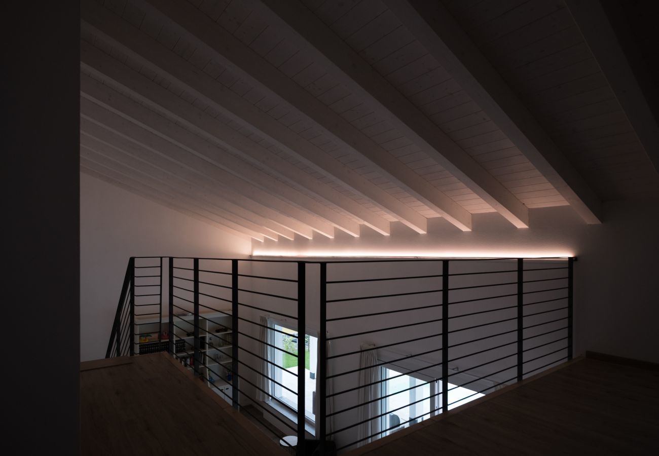 Casa Piani is een moderne villa met veel rust en ruimte én privé zwembad. In het groene Plodio, Ligurië