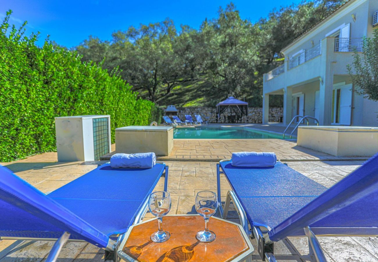Villa Aphrodite | Een vrijstaande villa met privé zwembad op Corfu, Griekenland