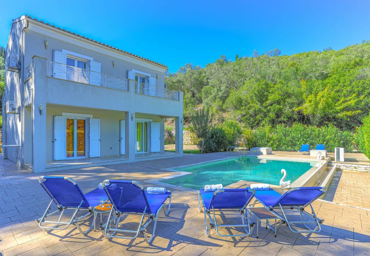Villa Aphrodite | Een vrijstaande villa met privé zwembad op Corfu, Griekenland