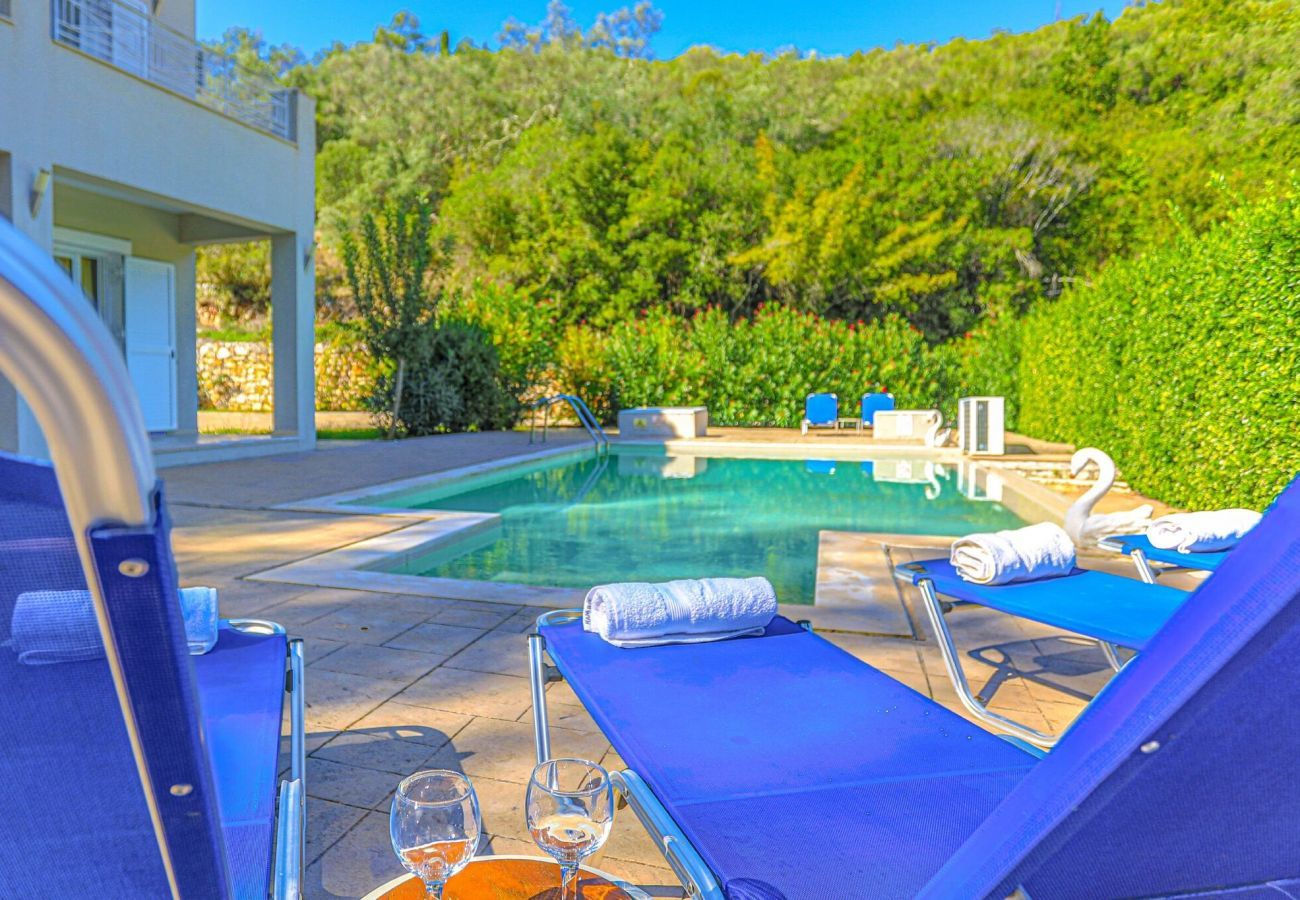 Villa Aphrodite | Een vrijstaande villa met privé zwembad op Corfu, Griekenland