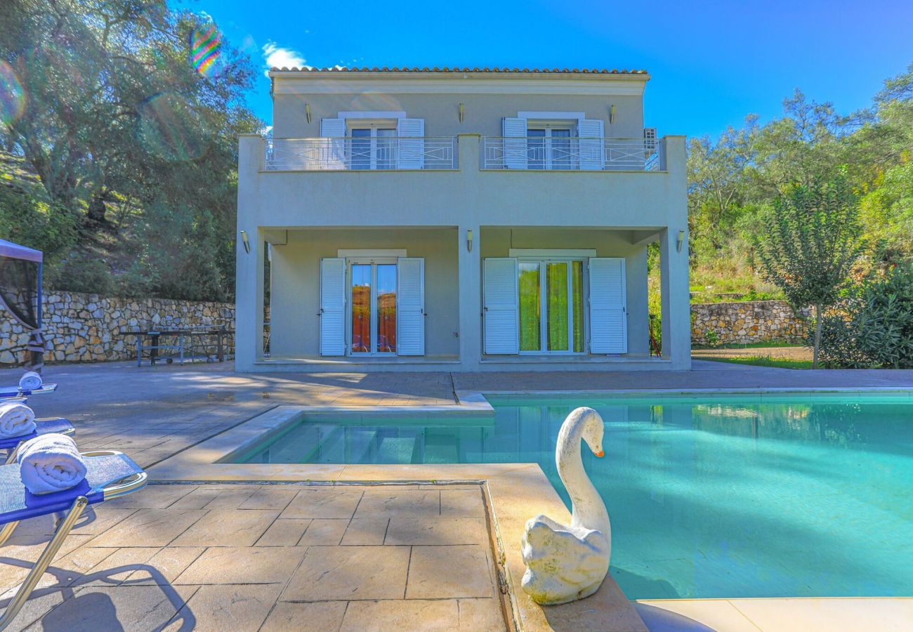 Villa Aphrodite | Een vrijstaande villa met privé zwembad op Corfu, Griekenland
