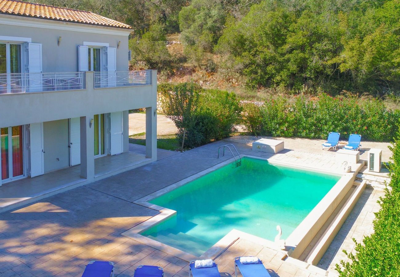 Villa Aphrodite | Een vrijstaande villa met privé zwembad op Corfu, Griekenland