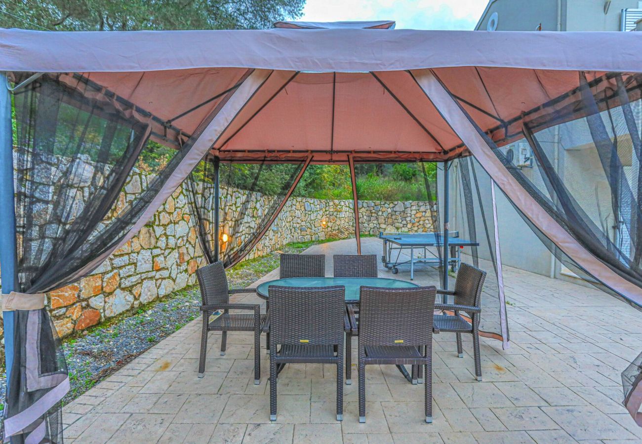 Villa Aphrodite | Een vrijstaande villa met privé zwembad op Corfu, Griekenland