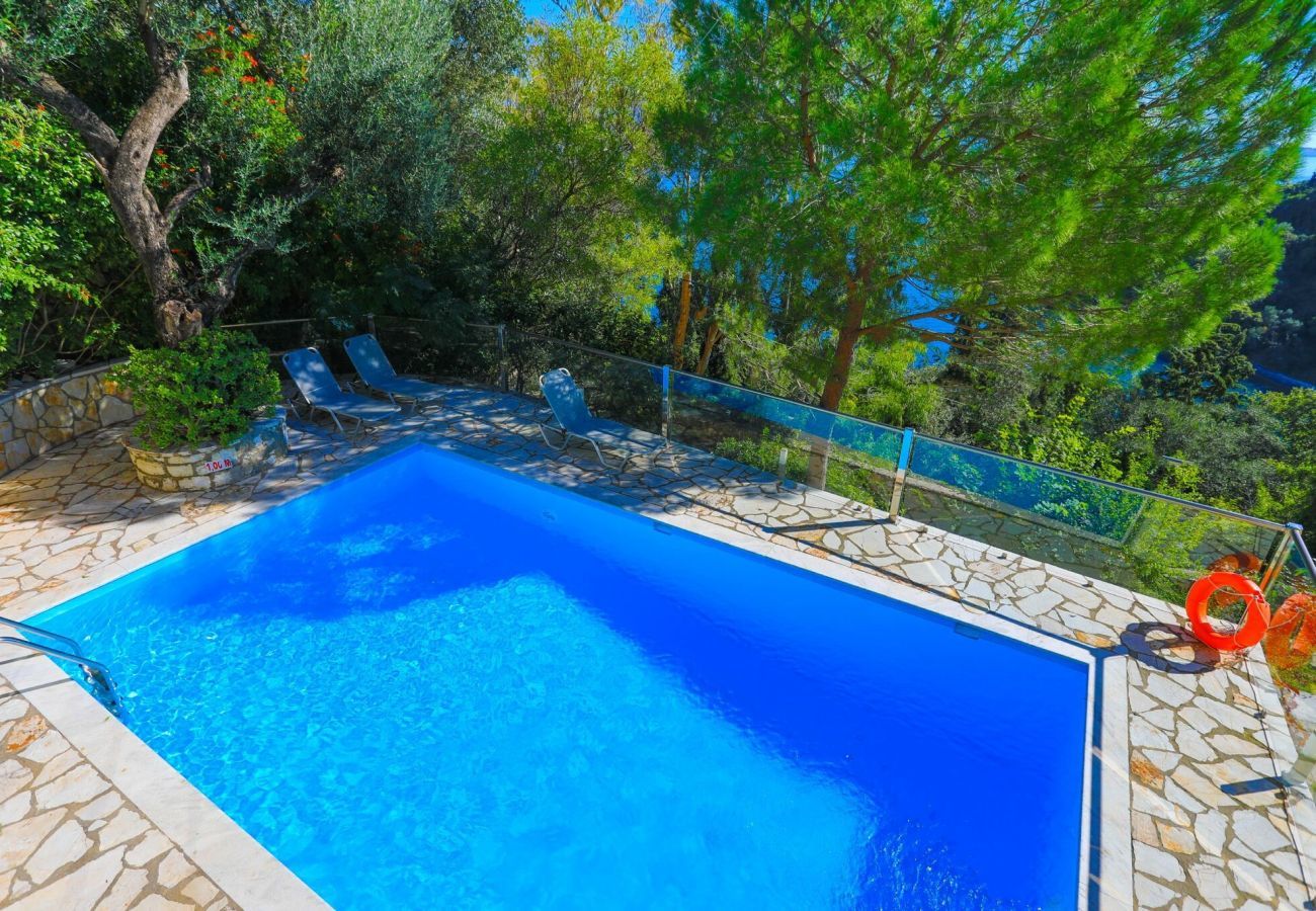 Villa Artemis | Een vrijstaande villa met privé zwembad op Corfu, Griekenland