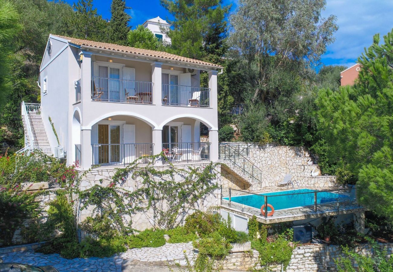 Villa Artemis | Een vrijstaande villa met privé zwembad op Corfu, Griekenland