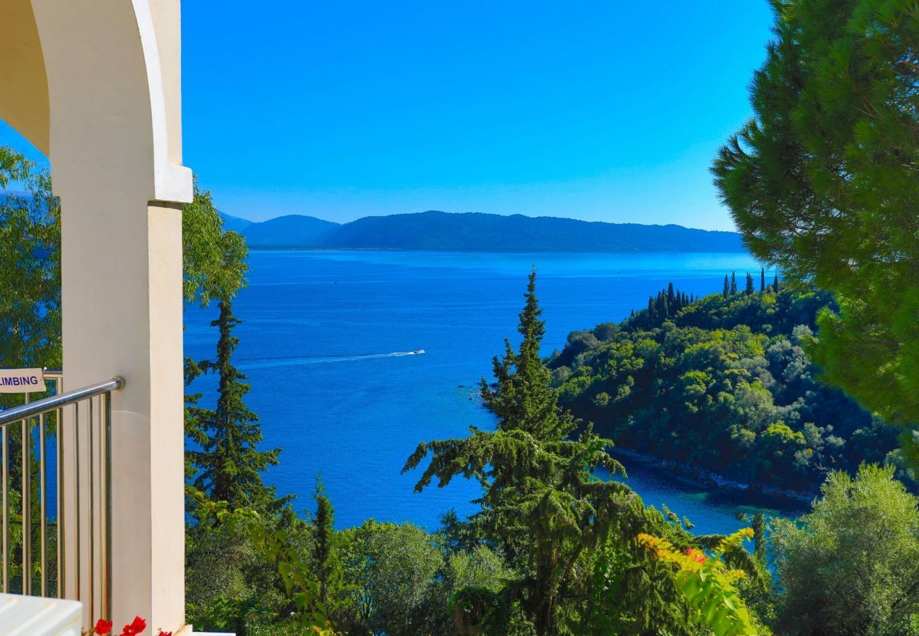 Villa Artemis | Een vrijstaande villa met privé zwembad op Corfu, Griekenland