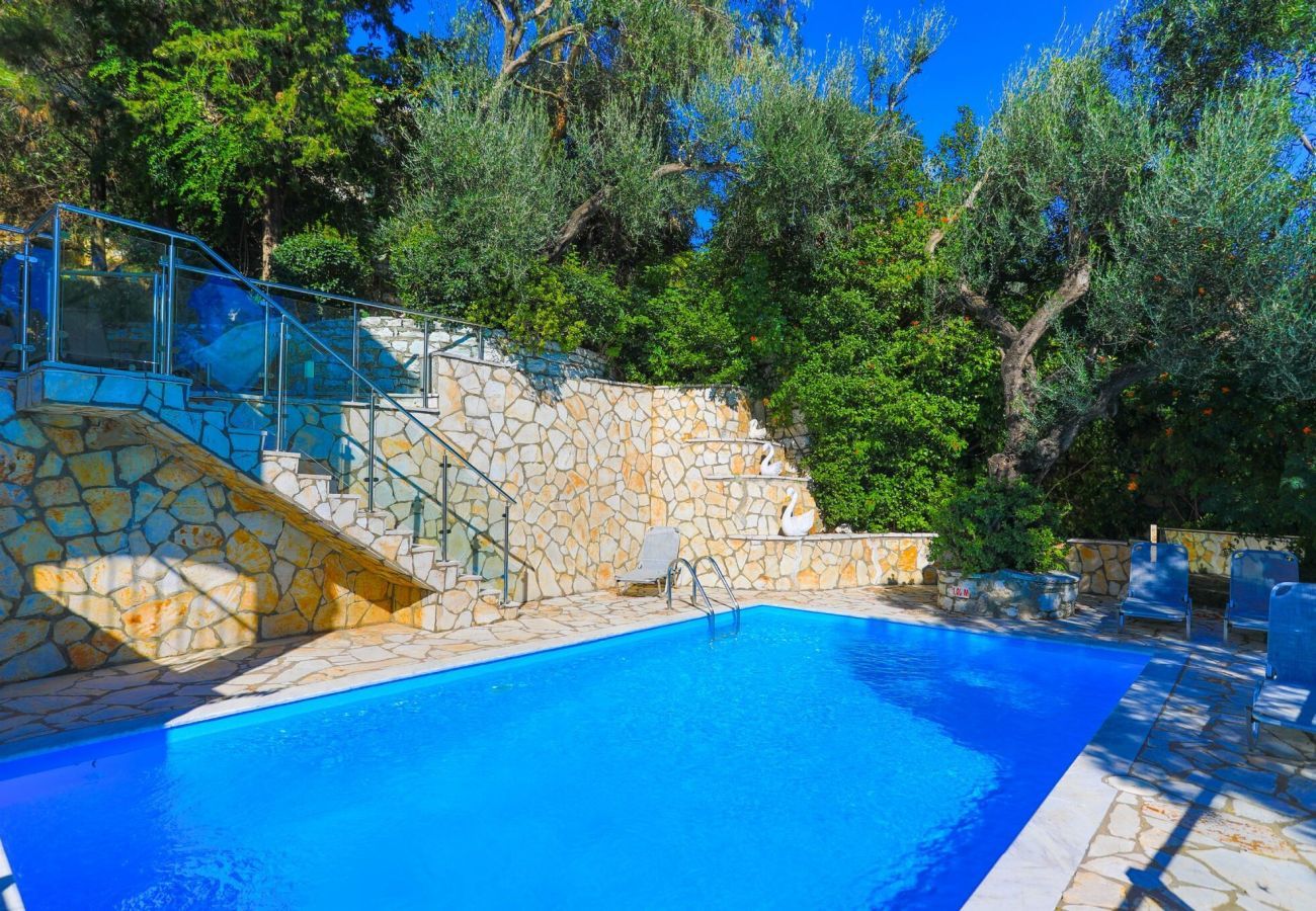 Villa Artemis | Een vrijstaande villa met privé zwembad op Corfu, Griekenland