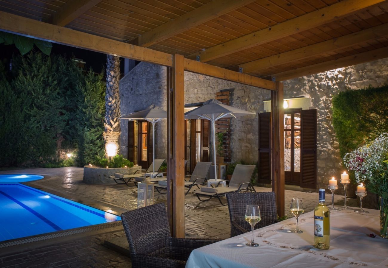 Villa Sirena | Een geschakelde villa met privé zwembad op Kreta, Griekenland