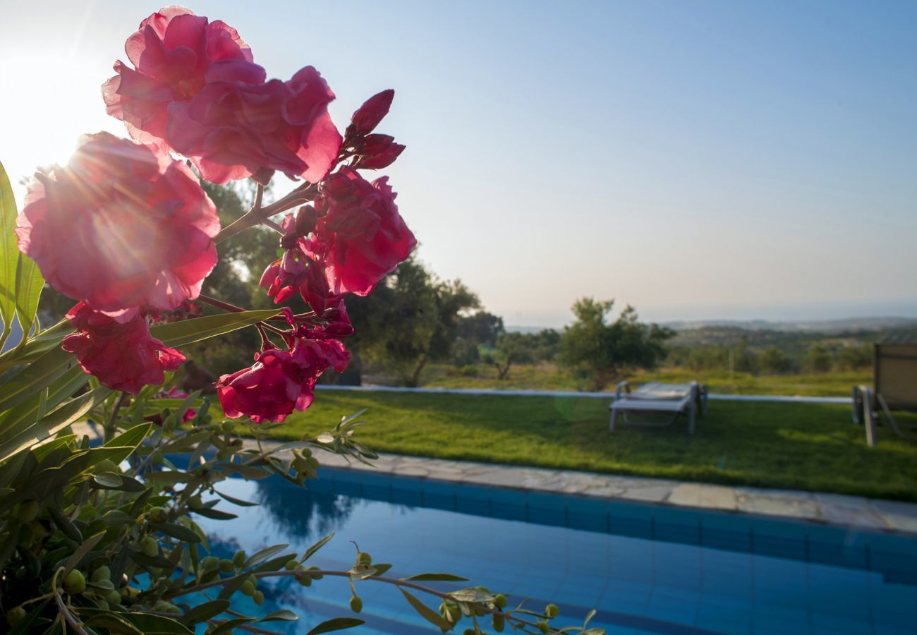  Villa Kyria | Een vrijstaande villa met privé zwembad op Kreta, Griekenland
