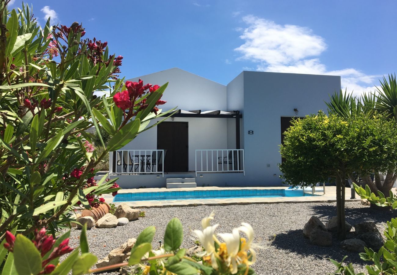  Villa Anna Kyrianna | Een vrijstaande villa met privé zwembad op Kreta, Griekenland