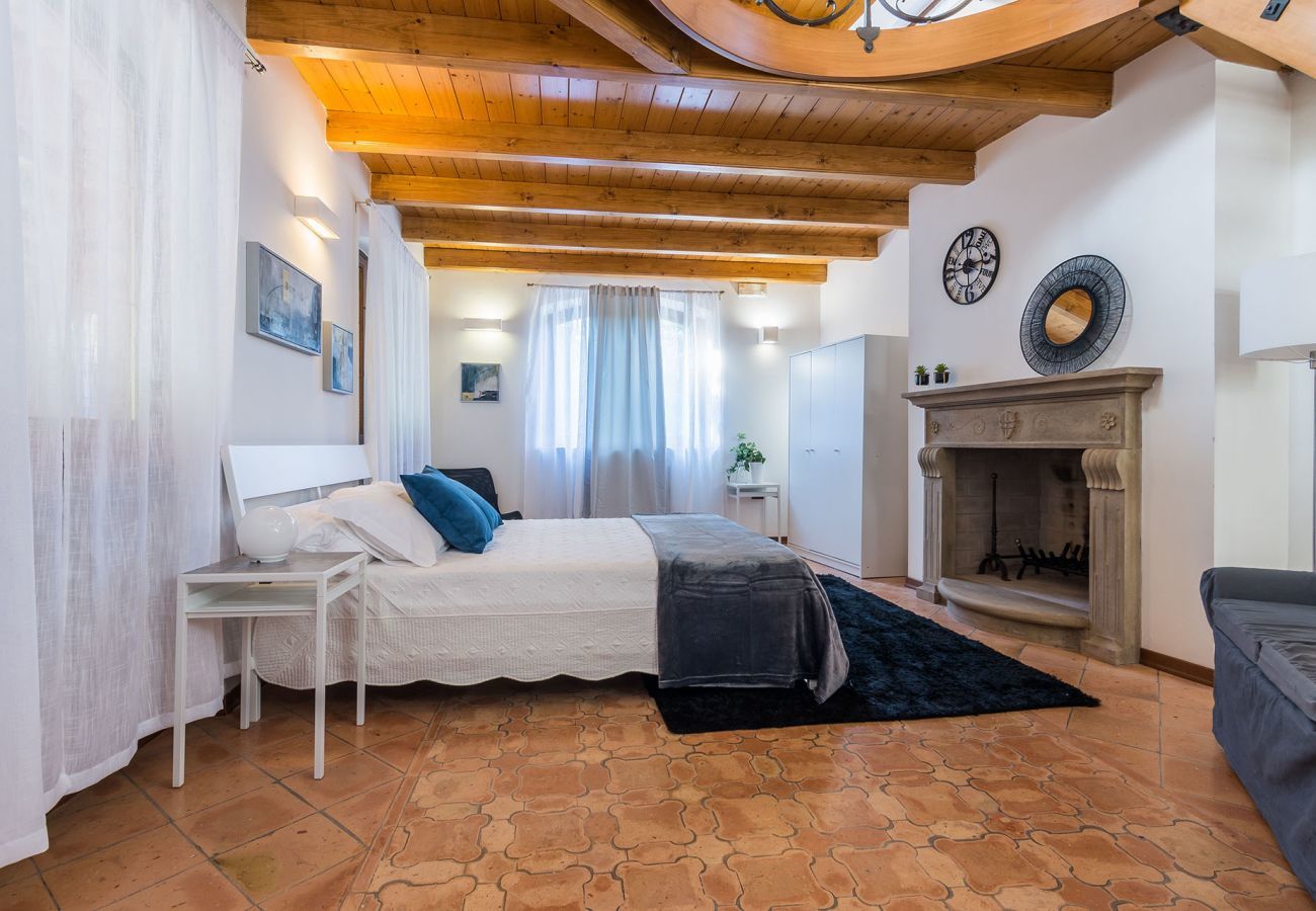 Casa Violetta is een mooi ingericht huis met privé zwembad, ruime tuin en panoramisch uitzicht in Cagli, Le Marche