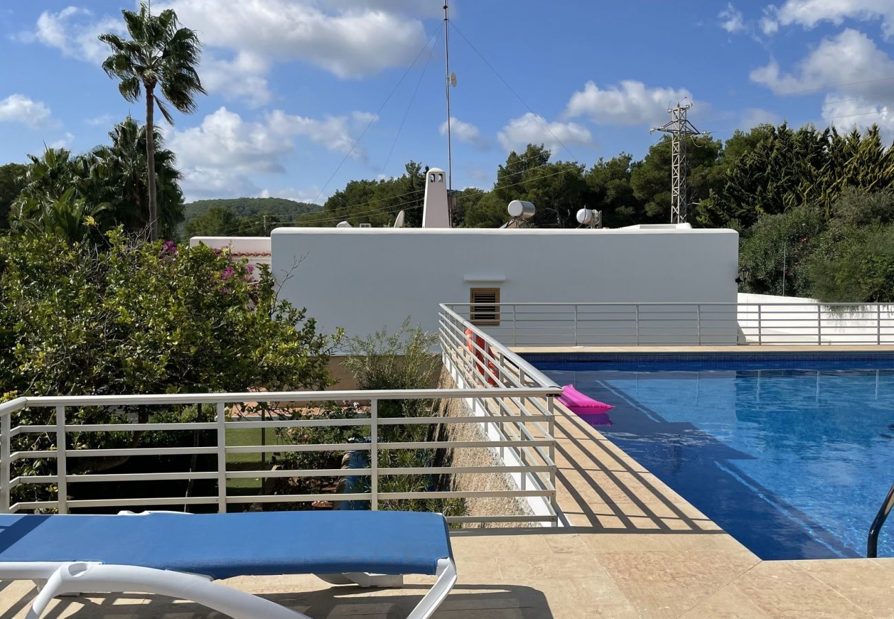  Villa Santa Eulalia | Een vrijstaande villa met privé zwembad op Ibiza, Spanje