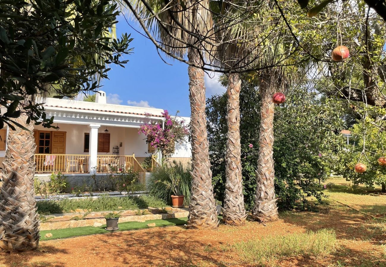  Villa Santa Eulalia | Een vrijstaande villa met privé zwembad op Ibiza, Spanje