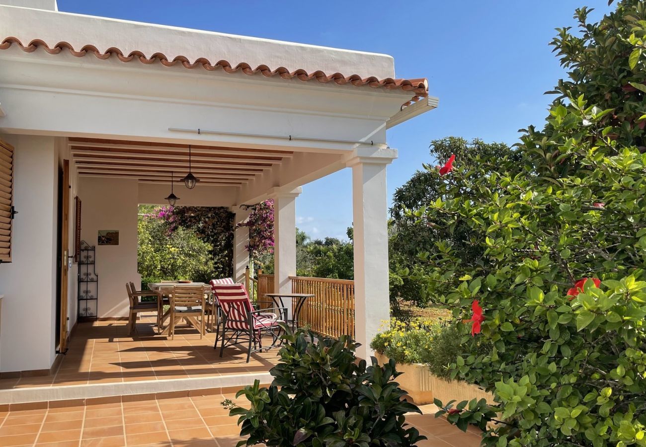  Villa Santa Eulalia | Een vrijstaande villa met privé zwembad op Ibiza, Spanje