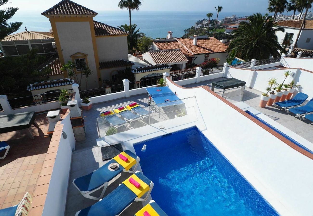 Villa Burriana Vista Mar is een half-vrijstaand huis met privé zwembad in Nerja, Andalusië