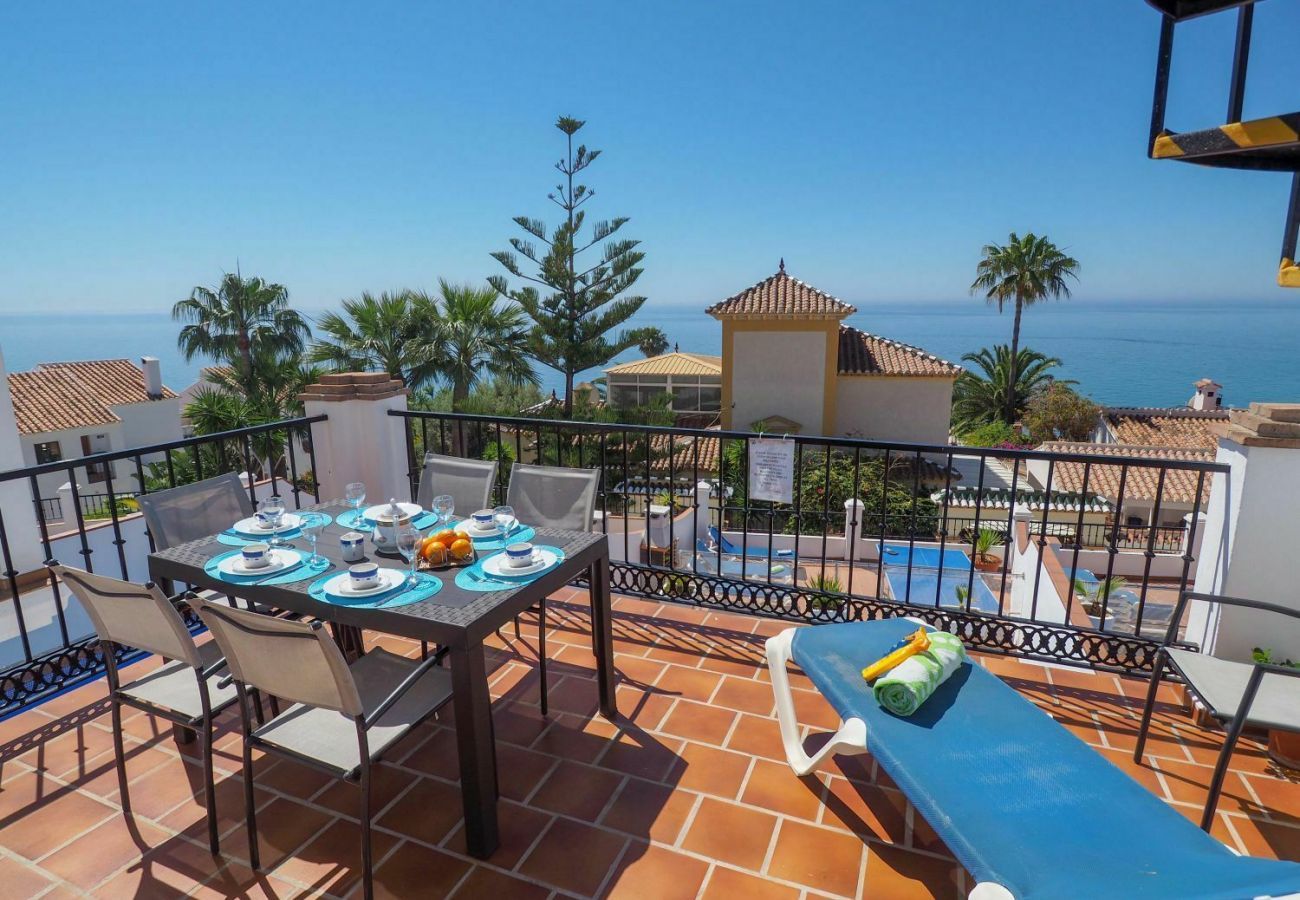 Villa Burriana Vista Mar is een half-vrijstaand huis met privé zwembad in Nerja, Andalusië