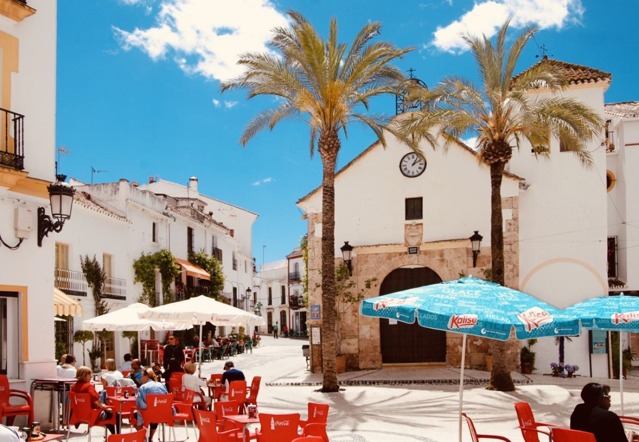  Finca Santa Ana is een vakantiehuis met privé zwembad en tuin met fruitbomen. Loopafstand van Ojén, Andalusia
