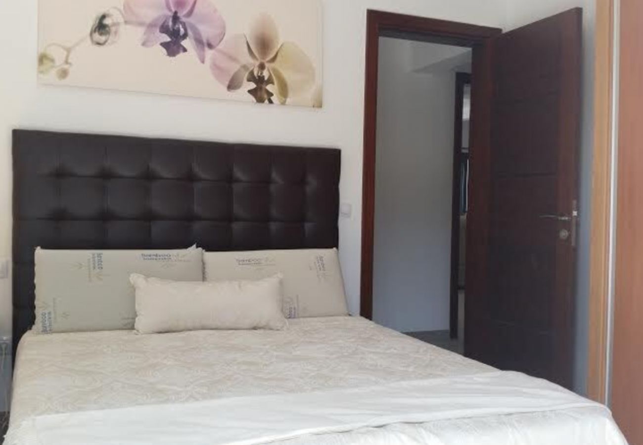 Villa Lexy is een vakantievilla met verwarmd privé zwembad en zeezicht in Los Mojones, Puerto del Carmen, Lanzarote