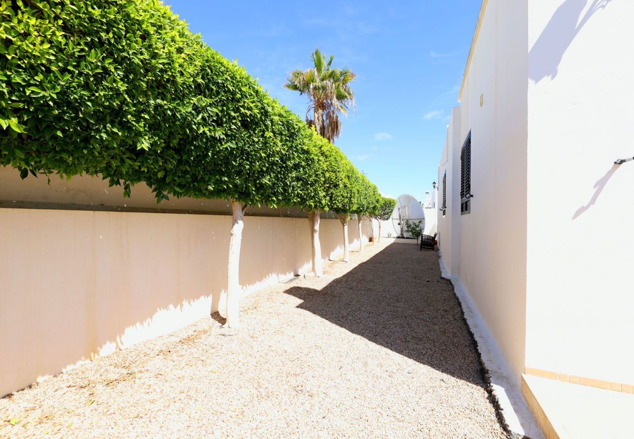 Villa Pippa is een vakantievilla met verwarmd privé zwembad. Bij centrum in Los Mojones, Puerto del Carmen, Lanzarote