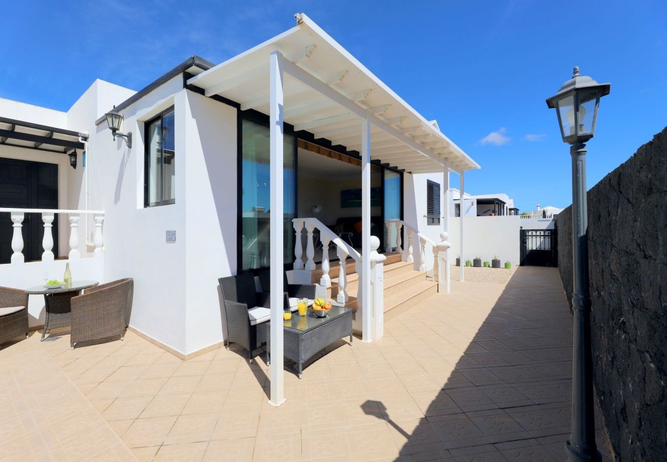Villa Pippa is een vakantievilla met verwarmd privé zwembad. Bij centrum in Los Mojones, Puerto del Carmen, Lanzarote