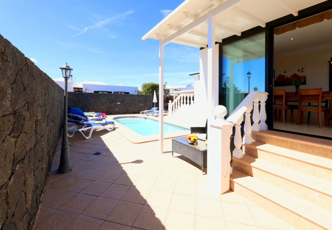 Villa Pippa is een vakantievilla met verwarmd privé zwembad. Bij centrum in Los Mojones, Puerto del Carmen, Lanzarote