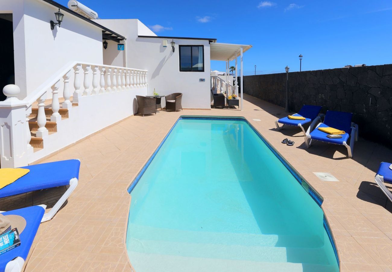 Villa Pippa is een vakantievilla met verwarmd privé zwembad. Bij centrum in Los Mojones, Puerto del Carmen, Lanzarote