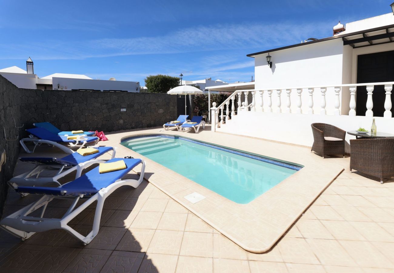 Villa Pippa is een vakantievilla met verwarmd privé zwembad. Bij centrum in Los Mojones, Puerto del Carmen, Lanzarote