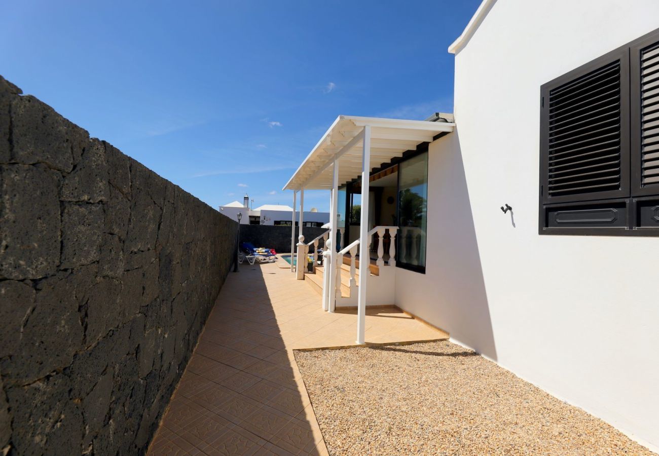 Villa Pippa is een vakantievilla met verwarmd privé zwembad. Bij centrum in Los Mojones, Puerto del Carmen, Lanzarote