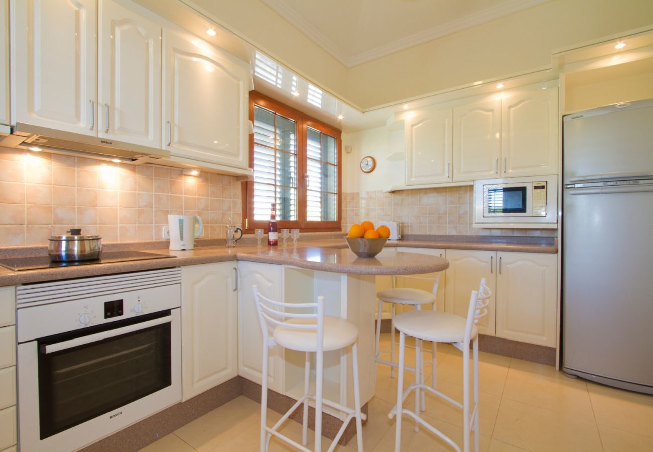 Villa Pippa is een vakantievilla met verwarmd privé zwembad. Bij centrum in Los Mojones, Puerto del Carmen, Lanzarote