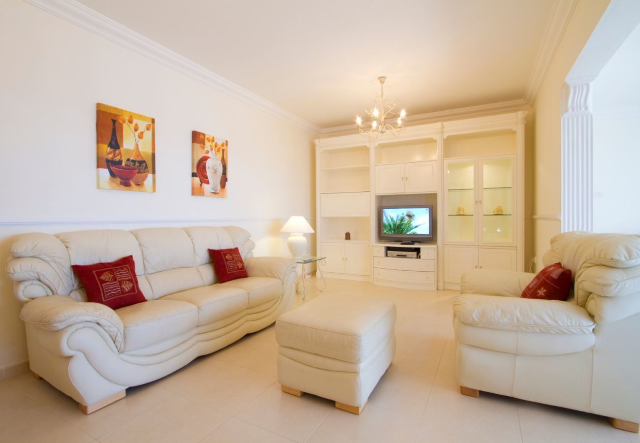 Villa Pippa is een vakantievilla met verwarmd privé zwembad. Bij centrum in Los Mojones, Puerto del Carmen, Lanzarote