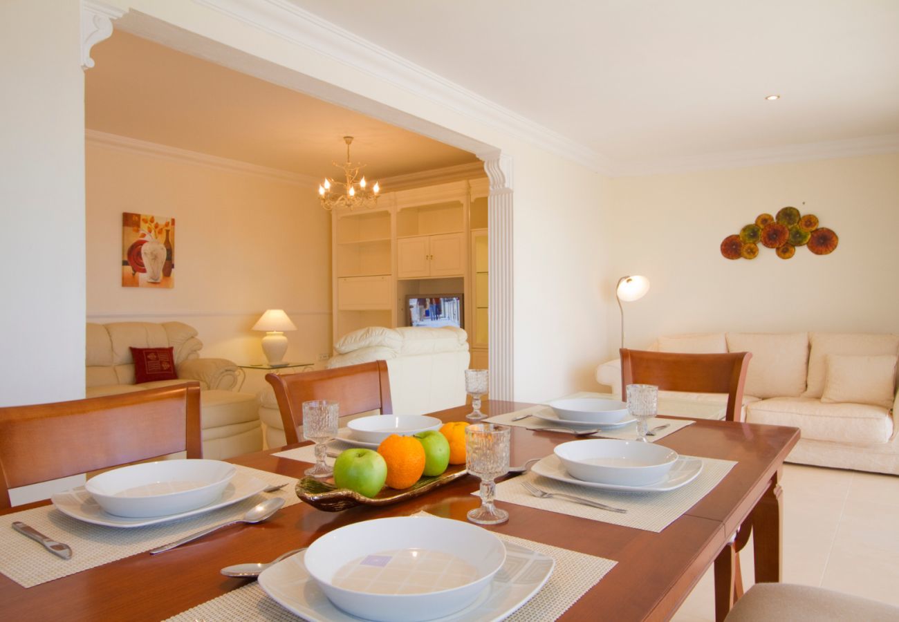 Villa Pippa is een vakantievilla met verwarmd privé zwembad. Bij centrum in Los Mojones, Puerto del Carmen, Lanzarote